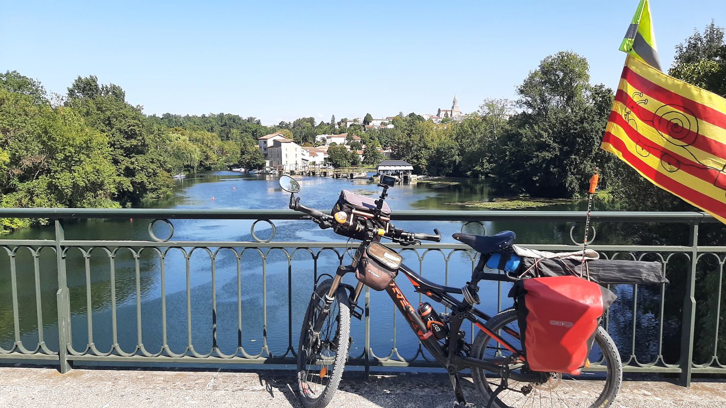 Châteauneuf à Nersac Flow vélo