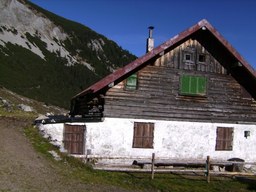 Hebe Bild 3 entlang der Bikemap-Route "Von Neuhaus über den Soinsee zum Rotwandhaus" hervor