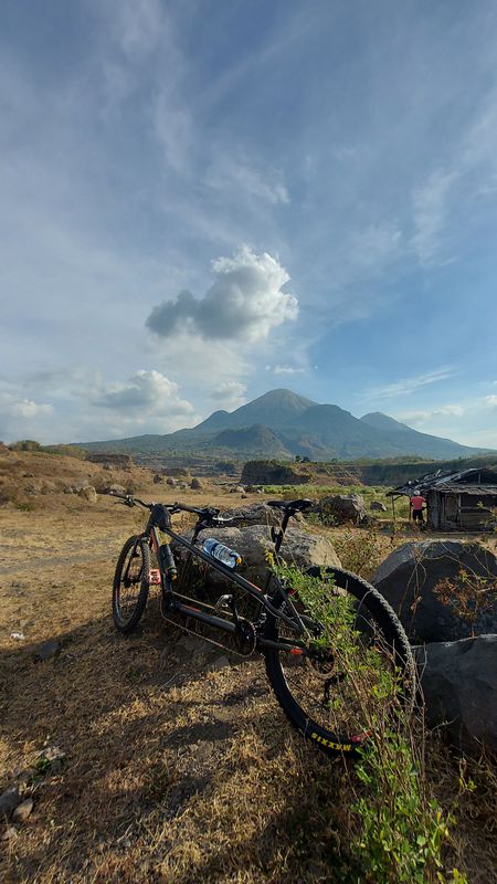 santuy ride ! Jalan Raya Kletek 99, Kecamatan Taman to Jalan Bratang Gede VI H 82, Kecamatan Wonokromo