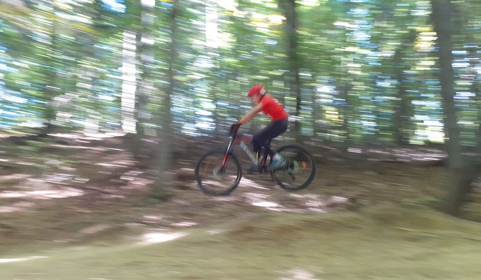 Foto 2 der Bikemap-Route "Poiana Brasov, Brașov to Șirul Livezii 1, Brașov" Foto 2 der Bikemap-Route "Poiana Brasov, Brașov to Șirul Livezii 1, Brașov"