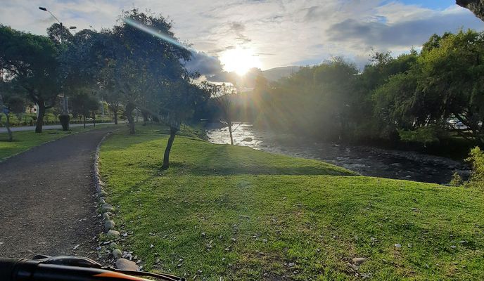 Photo 2 de l’itinéraire Bikemap « De Avenida González Suárez 543, Cuenca a La República 472, Cuenca »