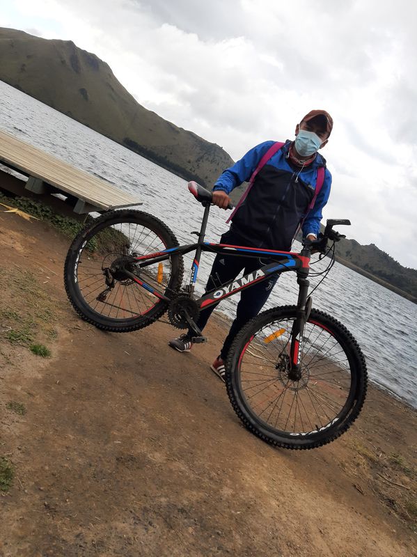 De Avenida Natalia Jarrín 1105, Cayambe a 23 de Julio