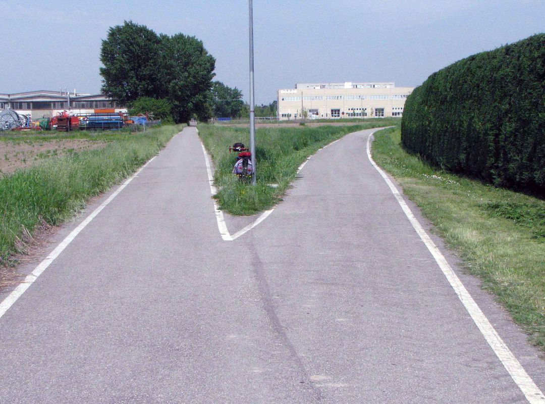 d) Ciclabile ex ferrovia Mirandola Finale Emilia