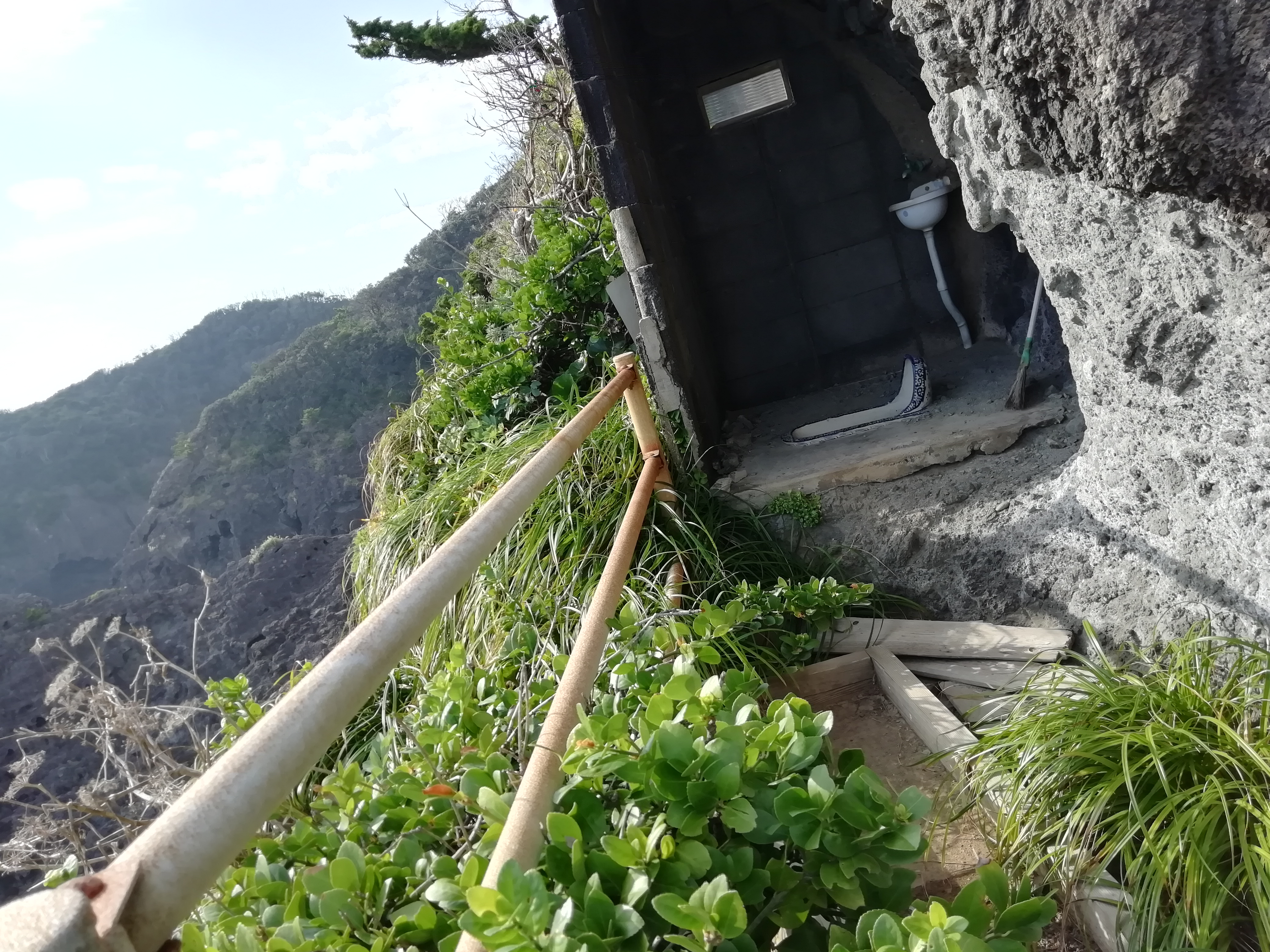 Hebe Bild 1 entlang der Bikemap-Route "石廊崎オーシャンパーク（バス）, 南伊豆町 to 南伊豆町" hervor