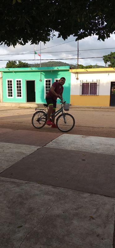 De Quinta Oriente Sur a Unnamed Road, Joaquín Miguel Gutiérrez