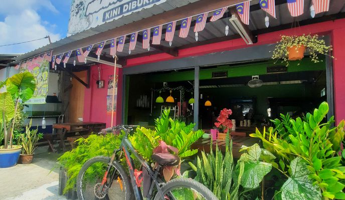 Photo 1 of the Bikemap route "Jalan Berlian 25 6, Simpang Renggam to Jalan Cantik 2 2, Simpang Renggam"