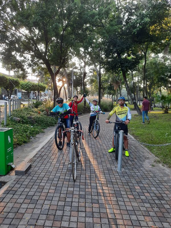 De Calle Constitucion, San Salvador a Bulevar Constitución 49, San Salvador