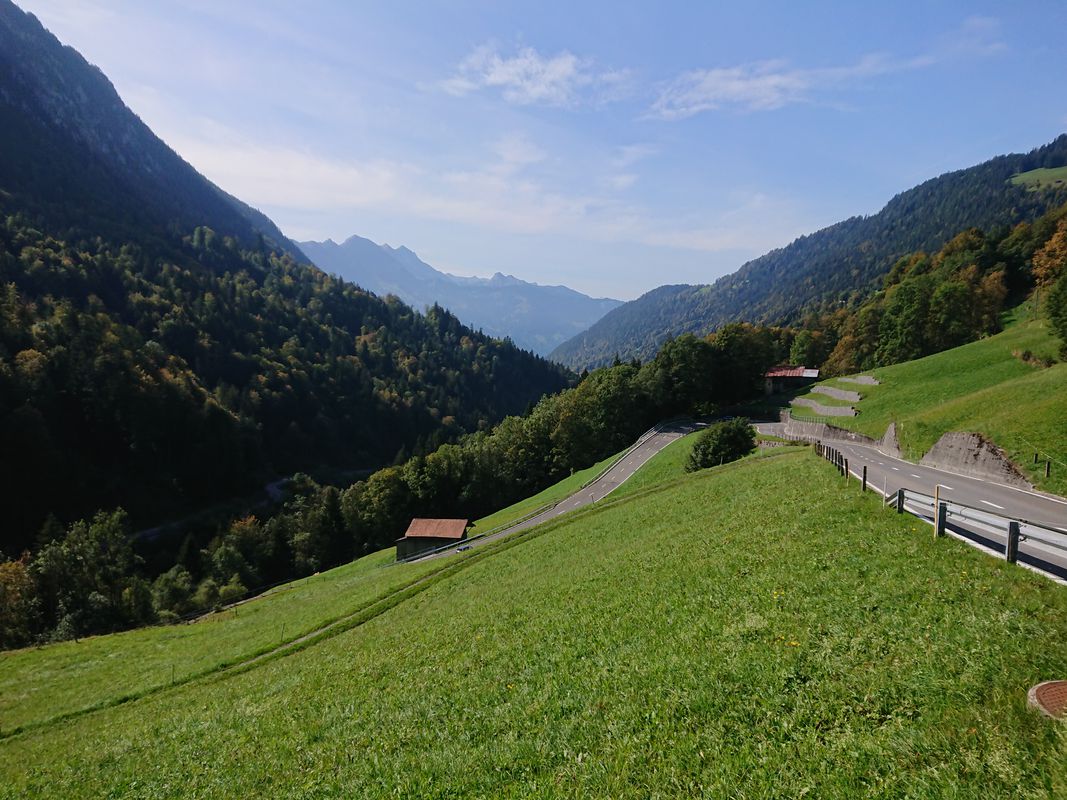 Lanzenen 5, Interlaken nach Untere Bönigstrasse 3, Interlaken