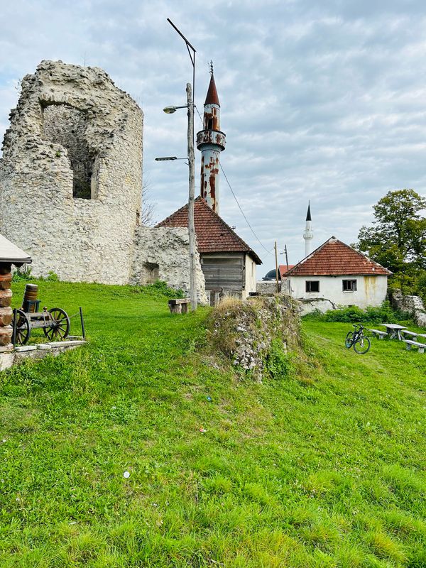 Gnjilavac-Ostrozac-Miostrah-Stijena-Podgredina-Jezerski-Pistaline-Orascani-Silici-Basce-Gnjilavac