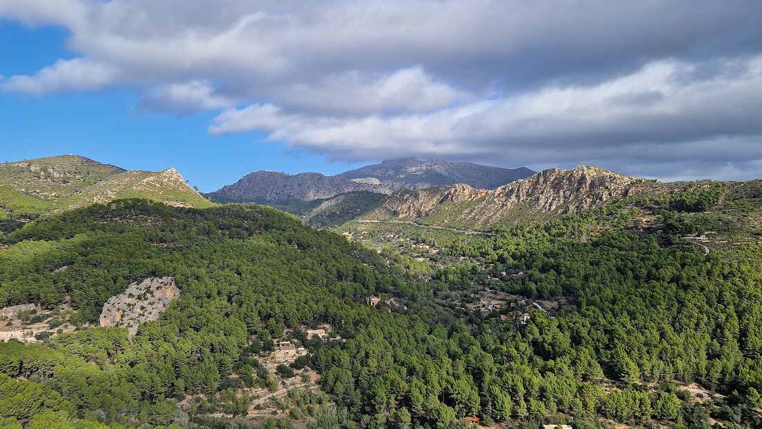 Mallorca a peu: puig de sa Font i puig d'en Tonet des de s'Arracó