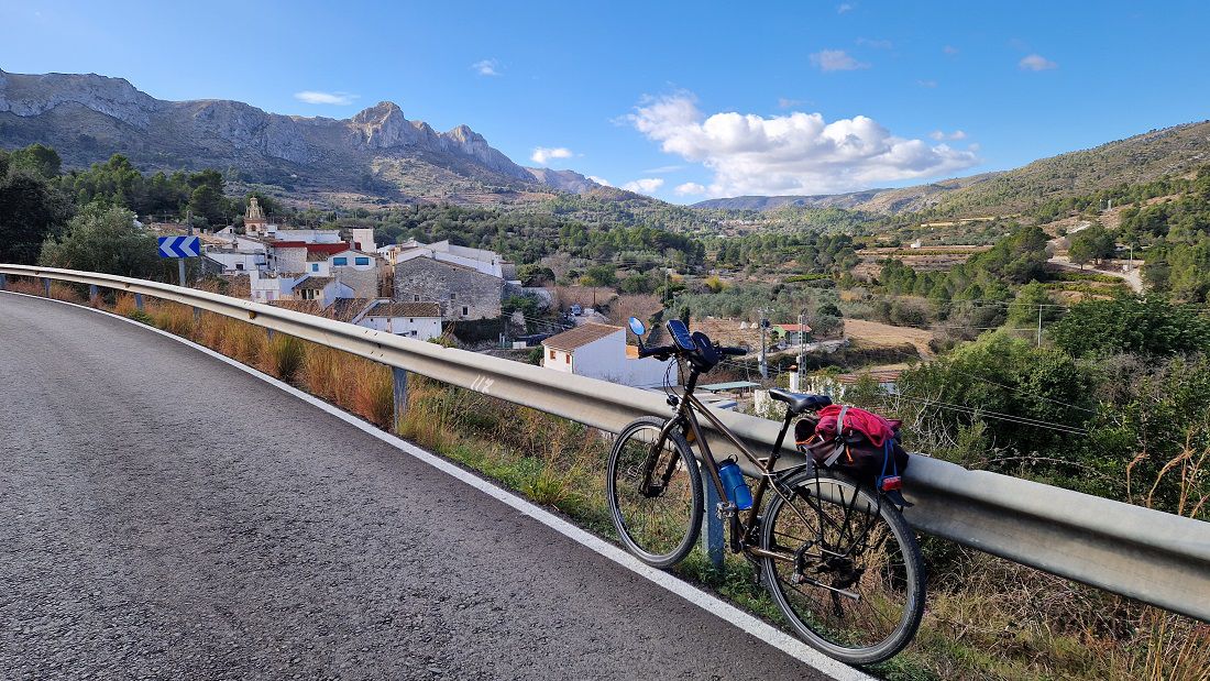 La Marina Alta: la vall de Gallinera des de Pego