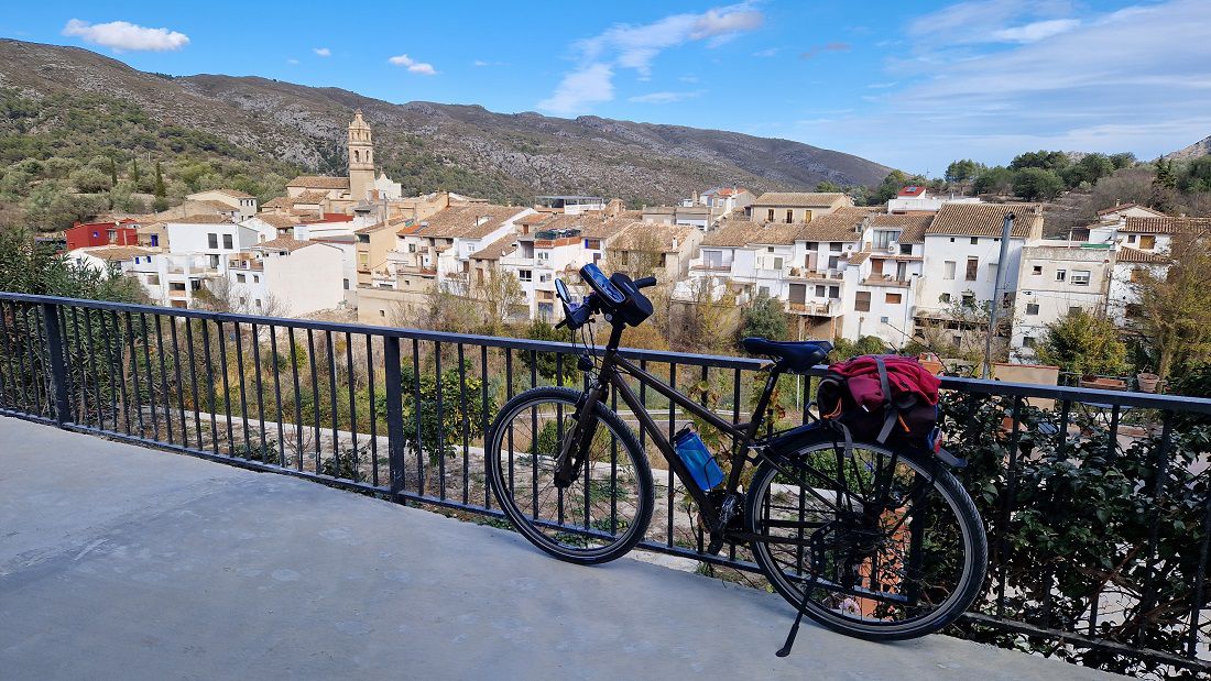 La Marina Alta: la vall de Gallinera des de Pego