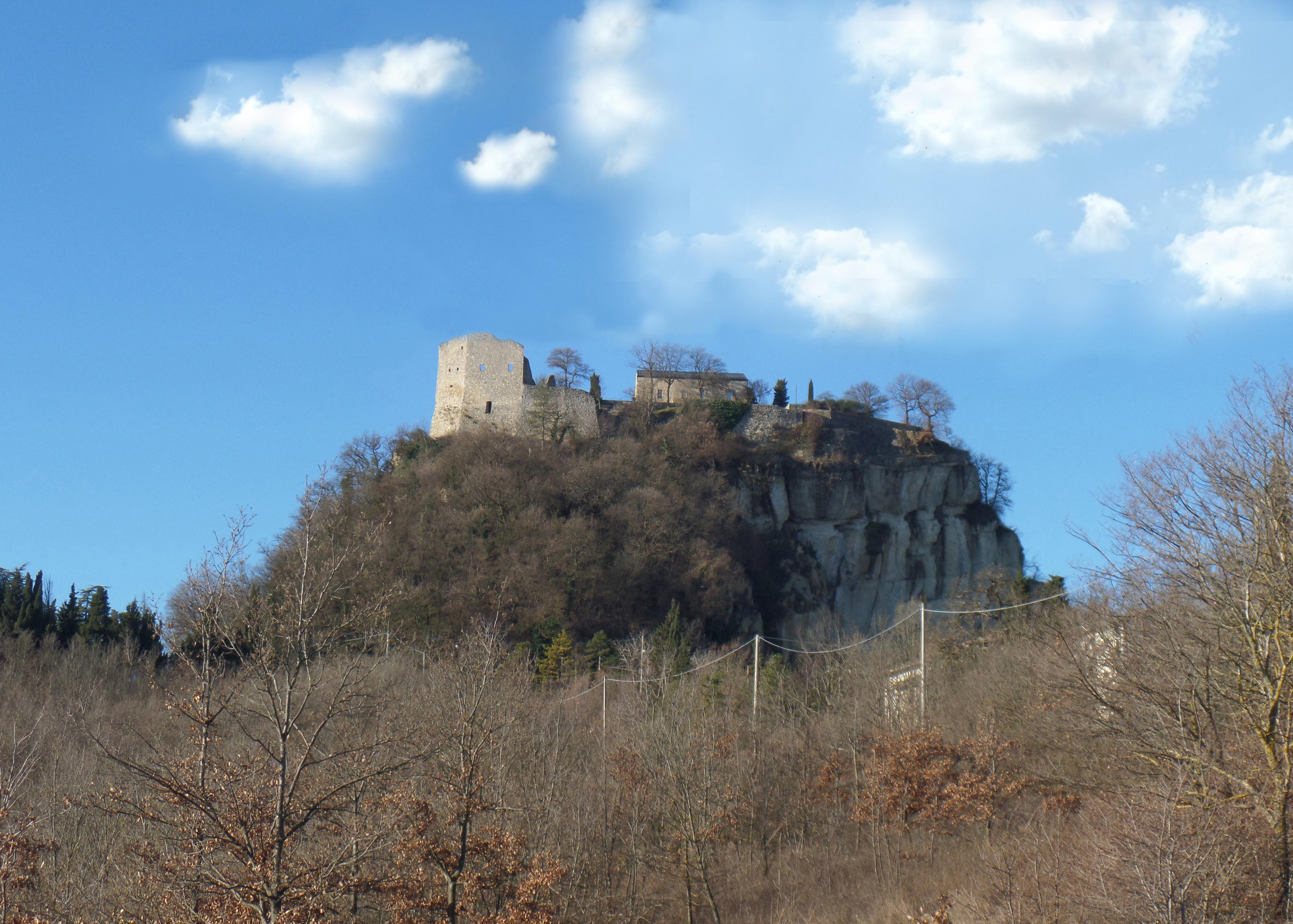 Hebe Bild 8 entlang der Bikemap-Route "Castelli fra Parma e Reggio Emlia" hervor